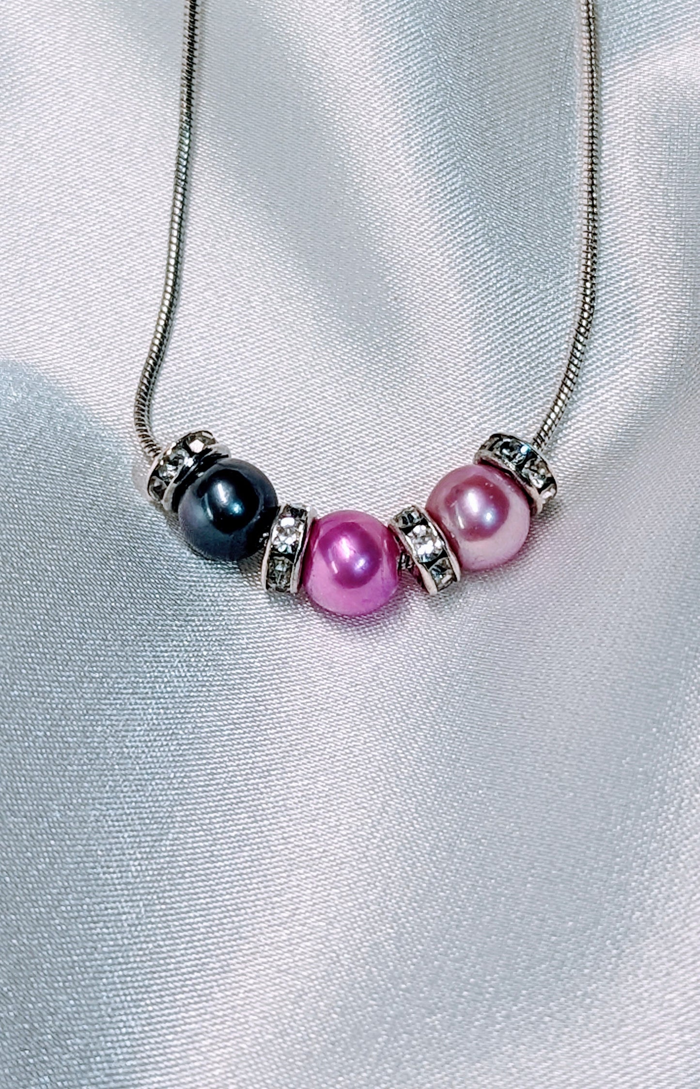 Triplet_Envy_Necklace_pearlenvy