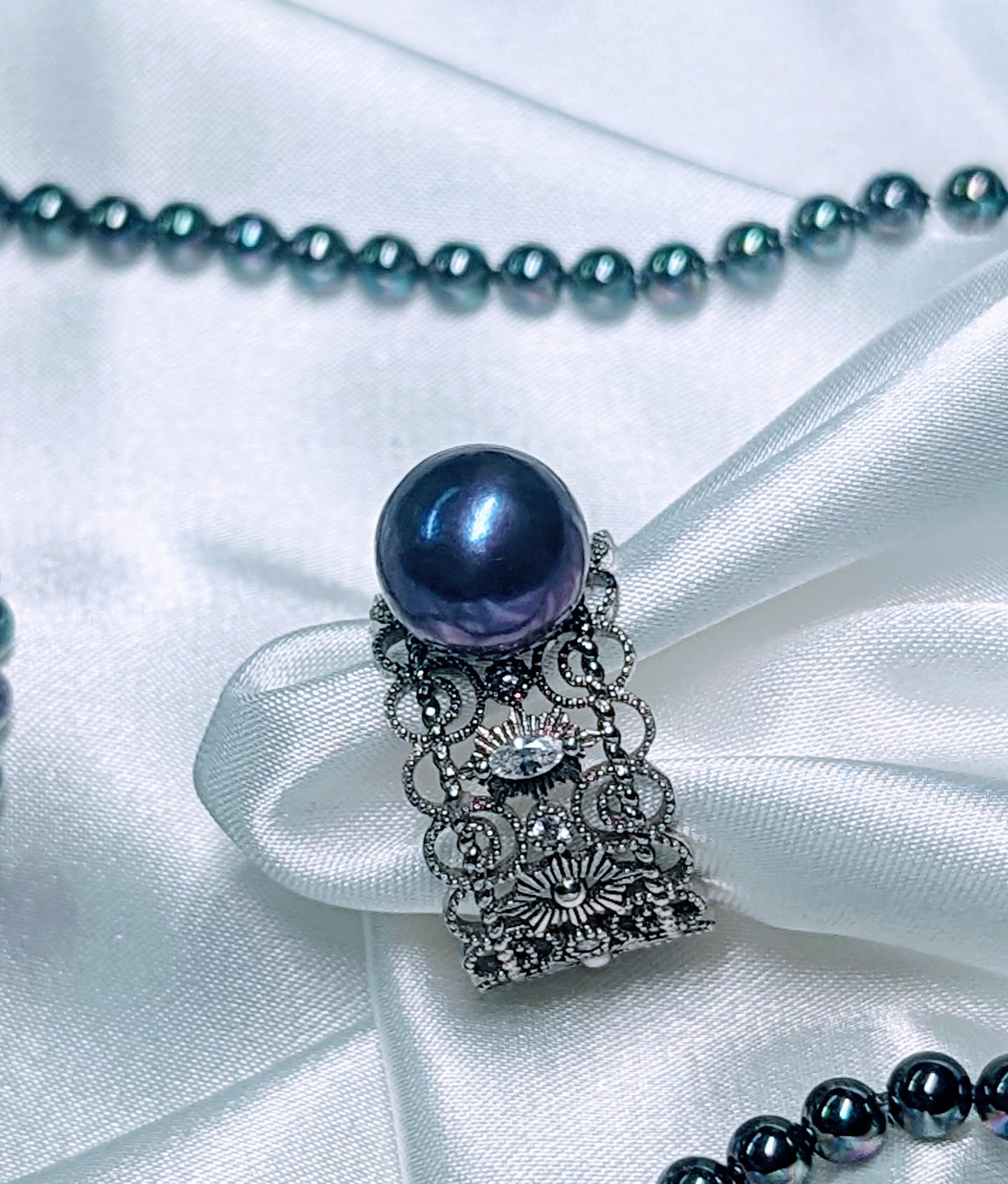 Enchanting_Antique_Envy_Ring_pearlenvy