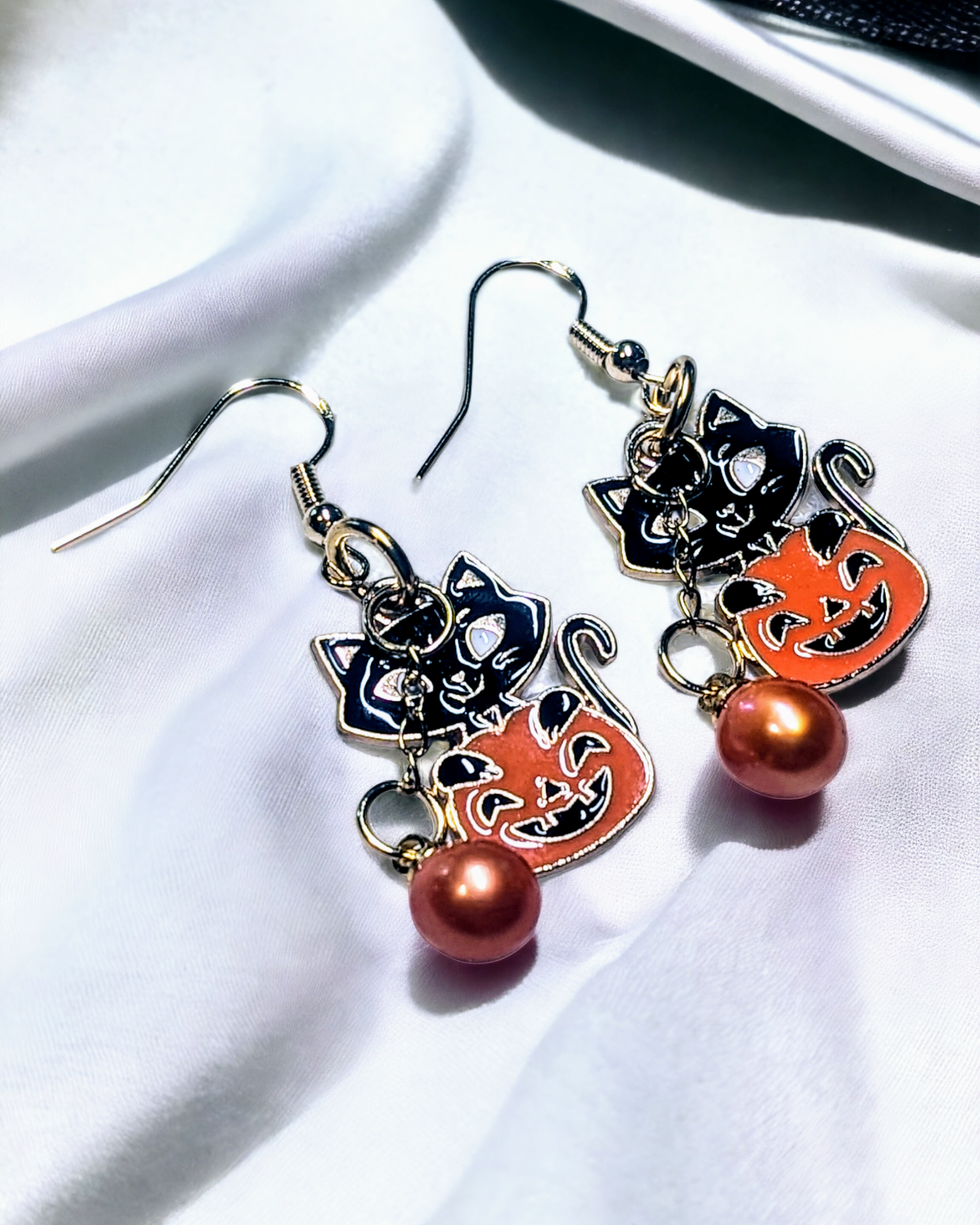 Cat_In_Pumpkin_Pearl_Halloween_Earrings_ (Pearls_Included)_pearlenvy