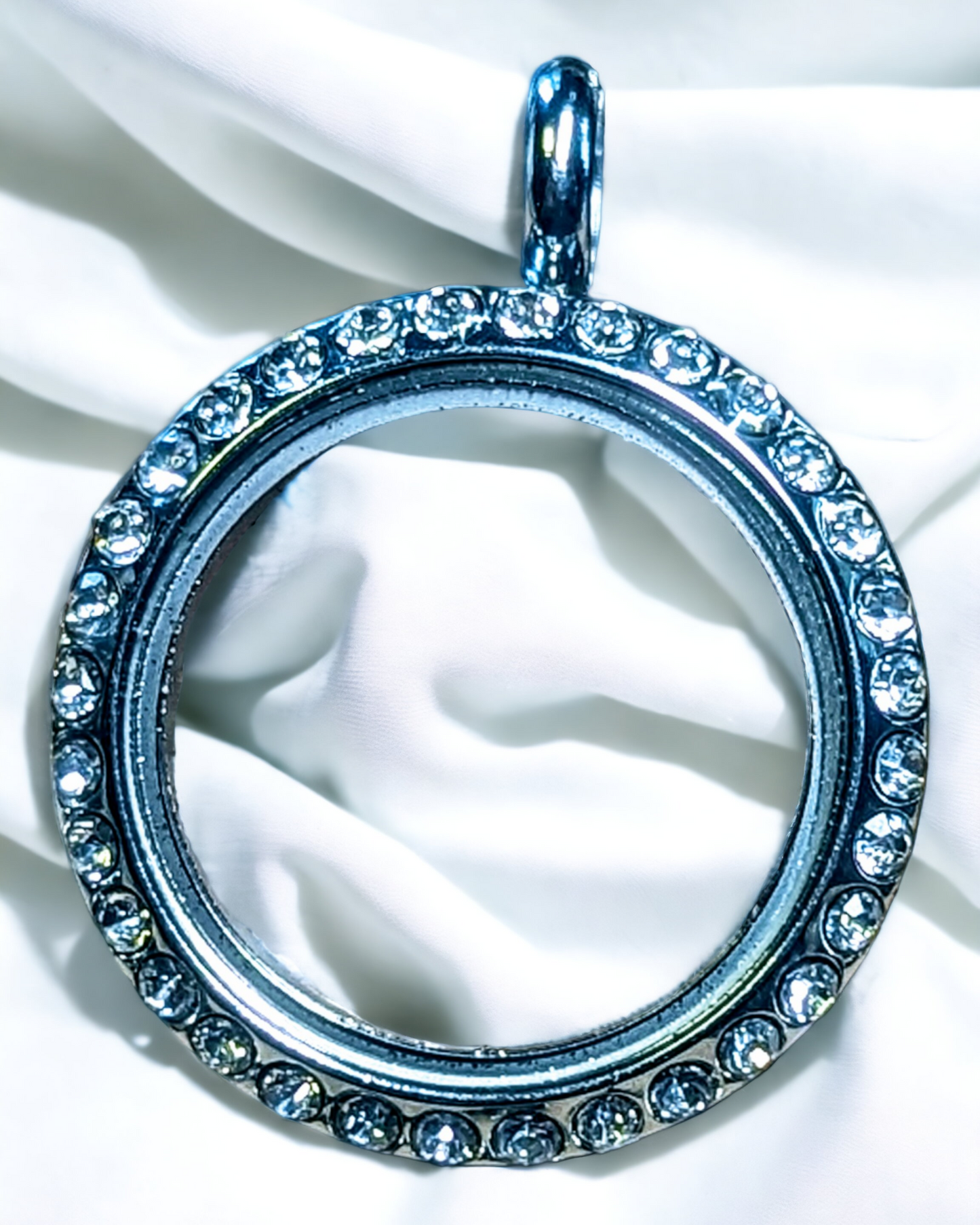 Mini_Sparkling_Floating_Envy_Locket_pearlenvy