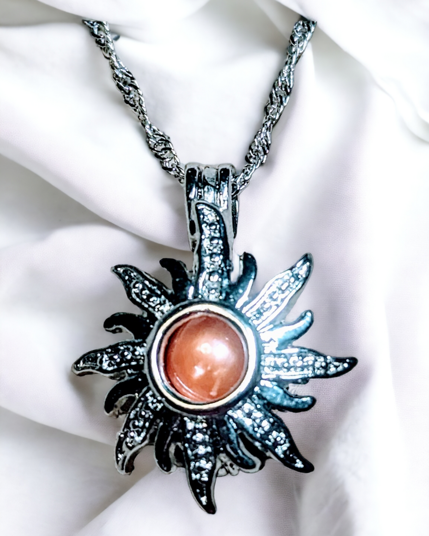 Sunflower_Cage_Necklace_pearlenvy