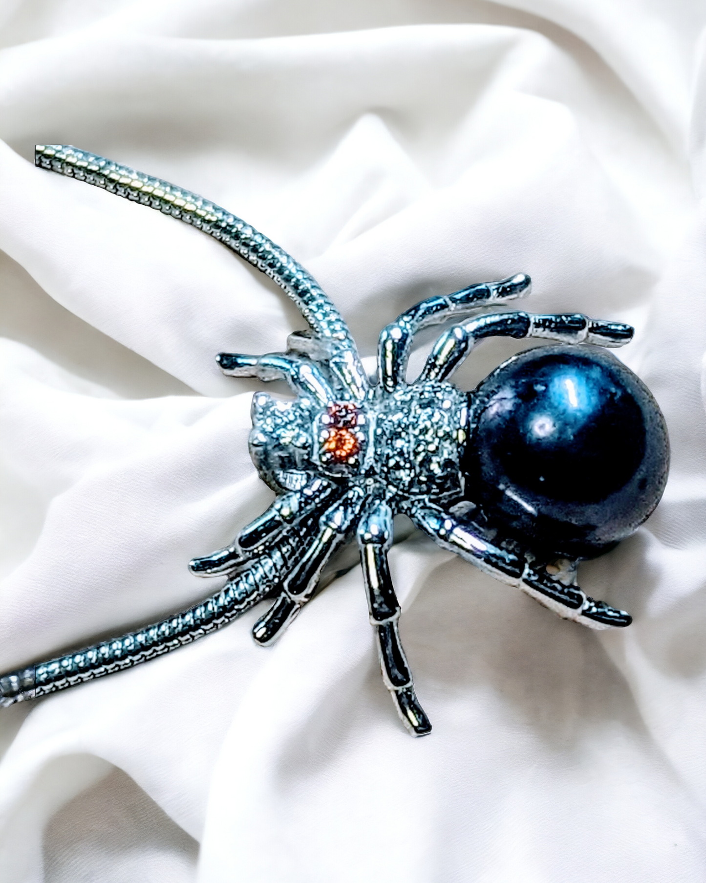 Spider_Pearl_Necklace_pearlenvy