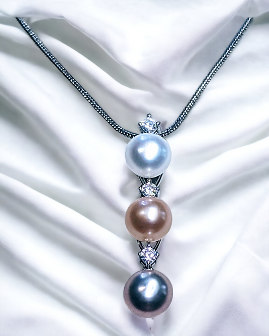 Trilogy_Necklace_PearlEnvy