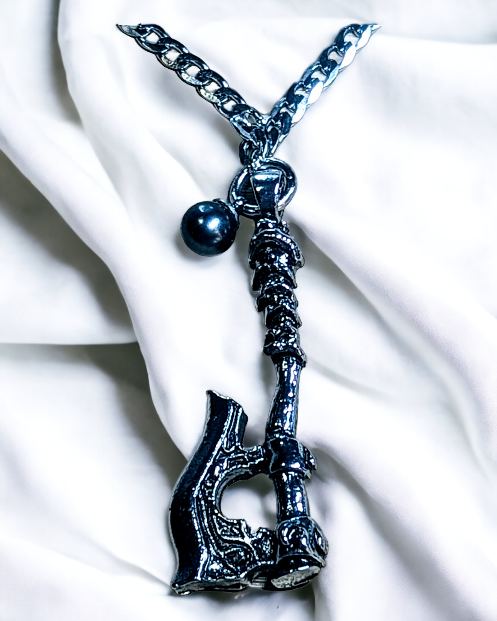 Viking_Axe_Pearl_Necklace_pearlenvy