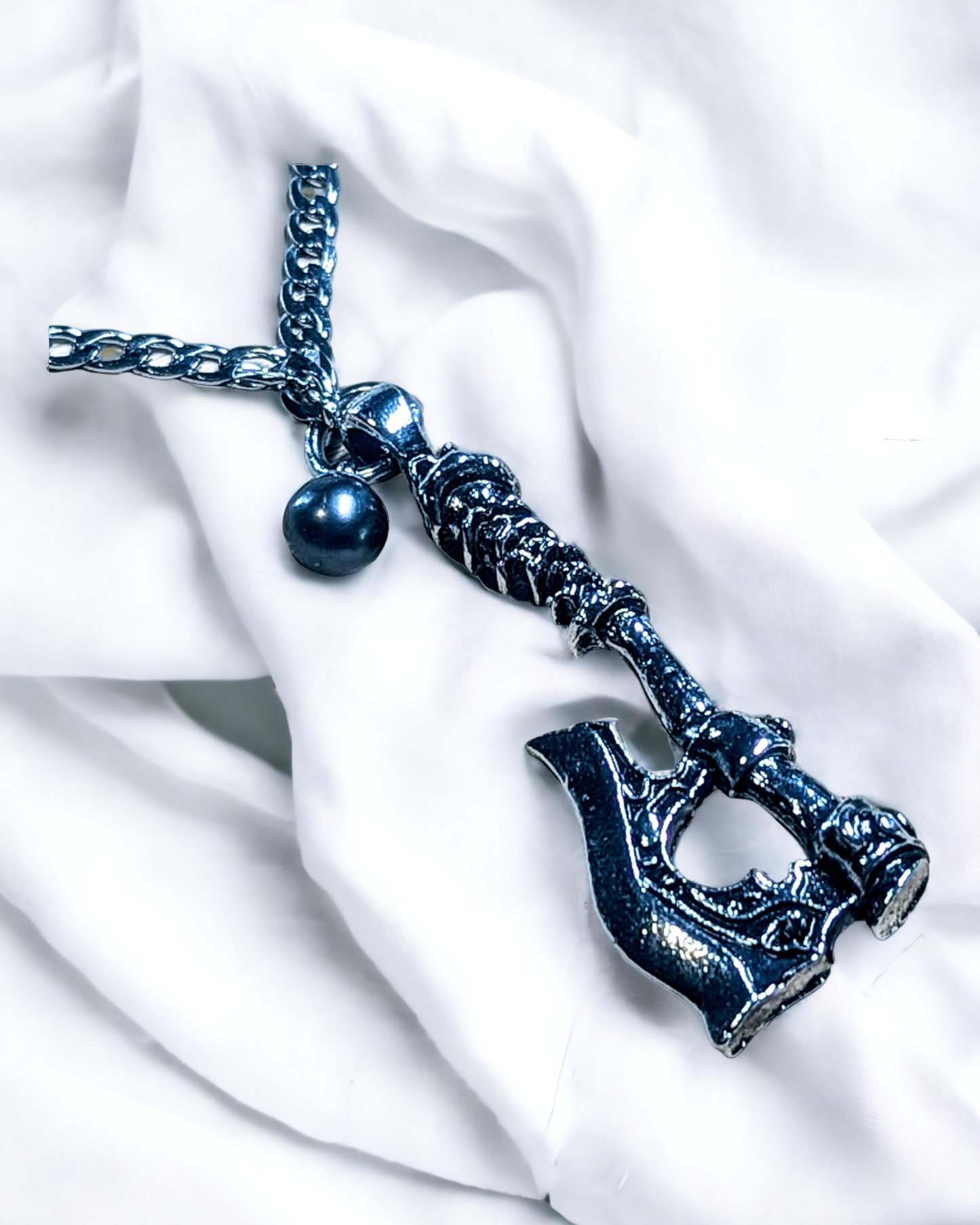 Viking_Axe_Pearl_Necklace_pearlenvy