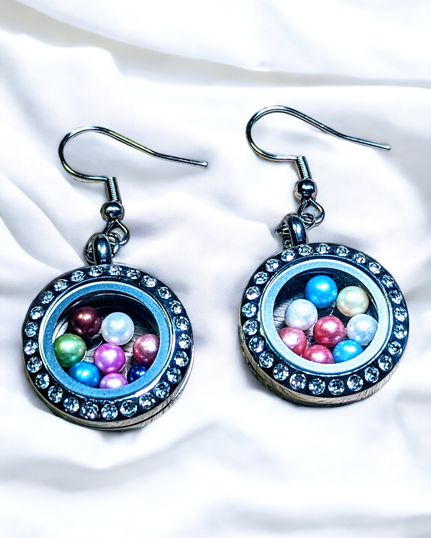 Floating_Locket_Envy_Earrings_pearlenvy