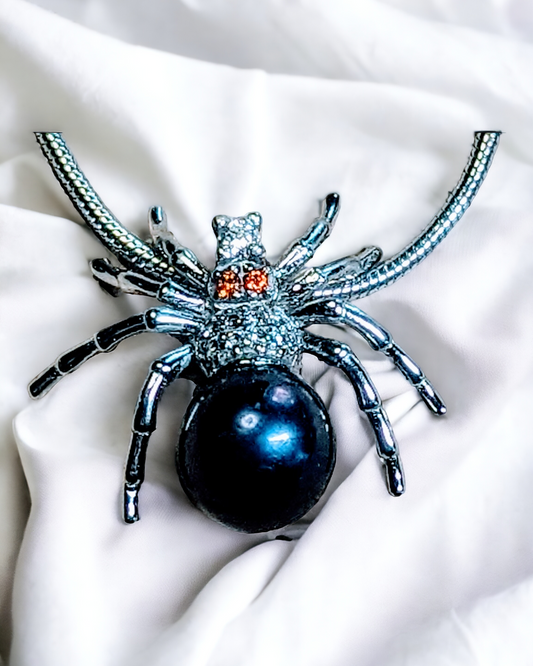 Spider_Pearl_Necklace_pearlenvy